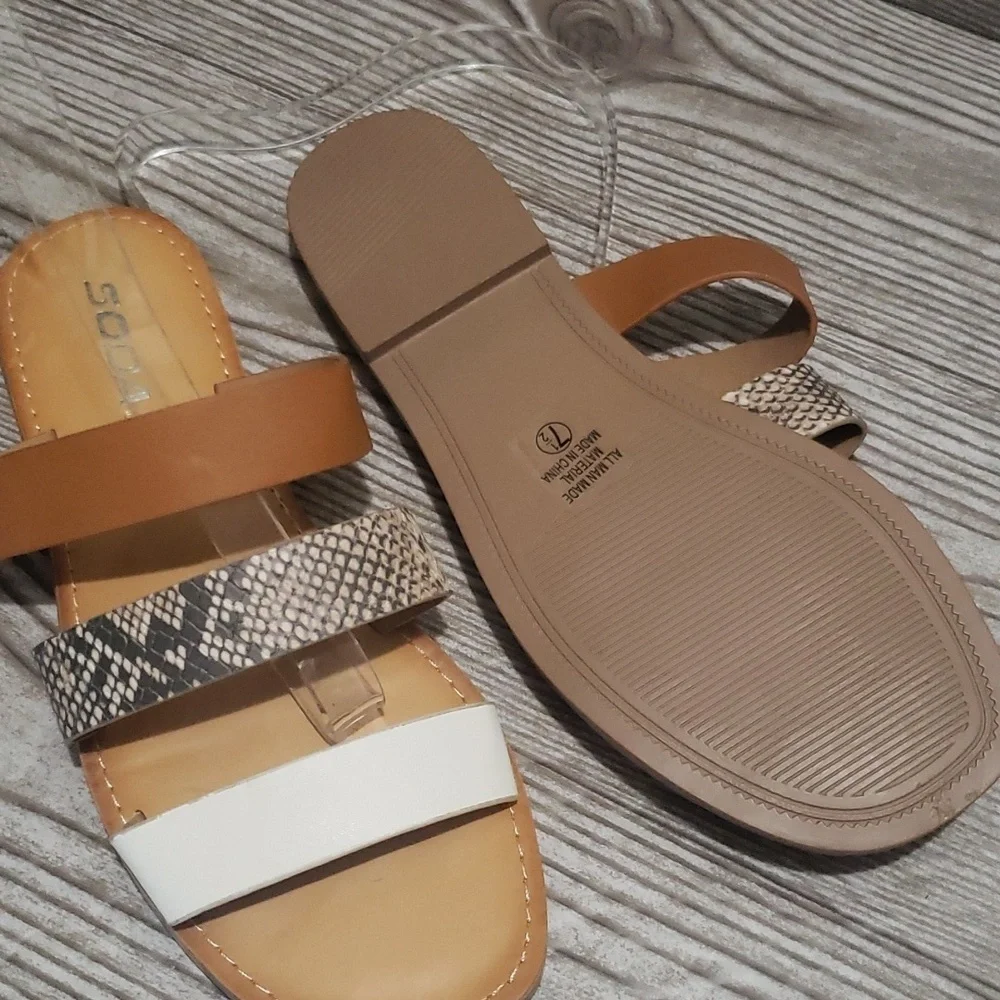 Soda new 3 straps slide flats woman  sandals size 7.5 - Picture 4 of 4